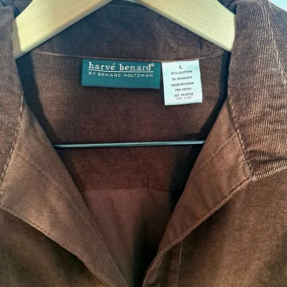 NWT women's fitted chocolate-brown corduroy button-up shirt, Harvé Benard. - Picture 9 of 11